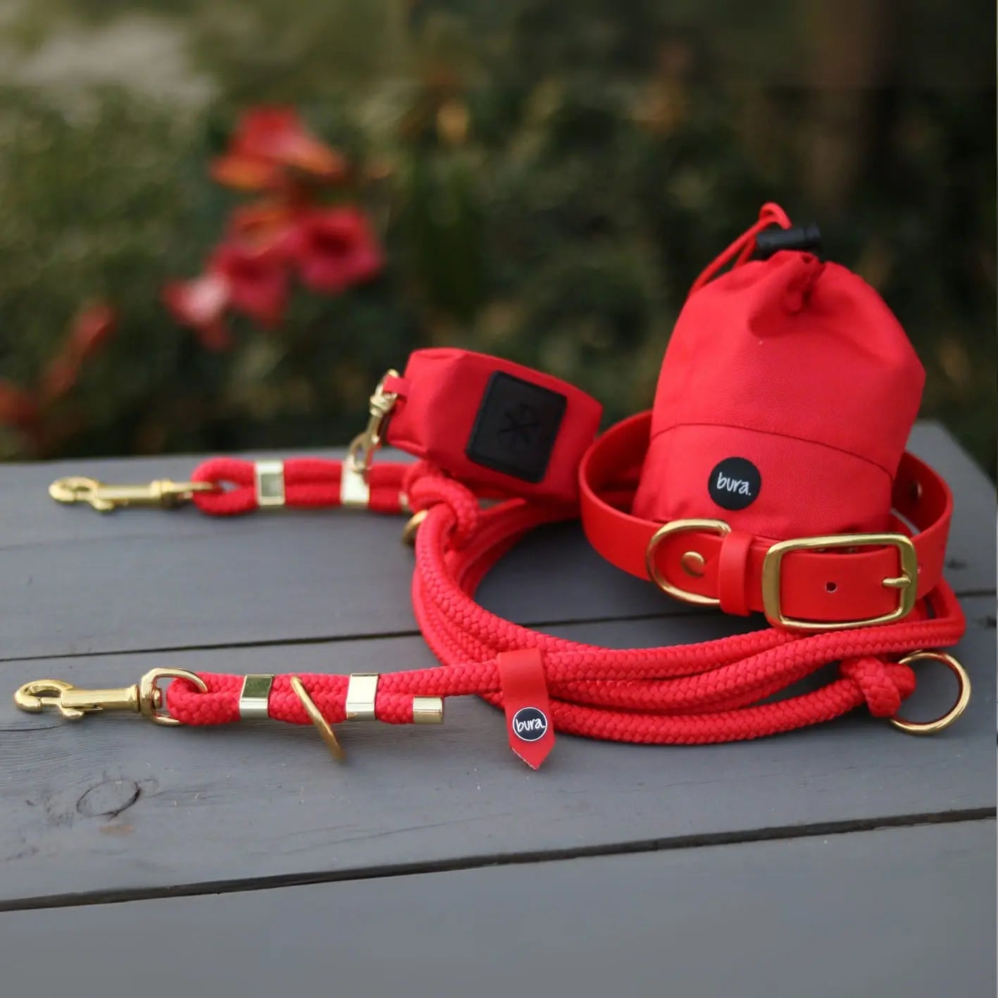 Obroża na sprzączkę dla psa, czerwony / hot DOG BURA