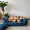 Załaduj obraz do przeglądarki galerii, Legowisko dla psa i kota z materacem ortopedycznym granatowe - RIMINI NAVY BLUE DENZOO
