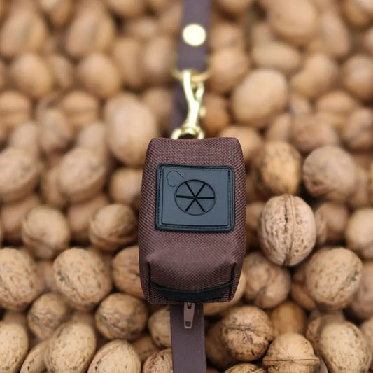 Etui na woreczki, ciemny brąz / dark chocolate... HAU good! BURA