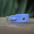 Załaduj obraz do przeglądarki galerii, Obroża dla Charta na sprzączkę, Magic Paws / niebiesko-lawendowy BURA
