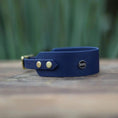 Załaduj obraz do przeglądarki galerii, Obroża dla Charta na sprzączkę, Royal dog / granat BURA
