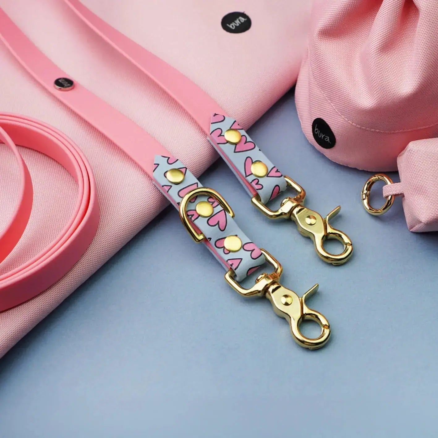 Smycz przepinana multifunkcyjna z Biothane dla psa, Serca / róż, pastelowy niebieski BURA