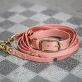 Załaduj obraz do przeglądarki galerii, Obroża na sprzączkę dla psa, łososiowy róż / wata PSIUkrowa BURA
