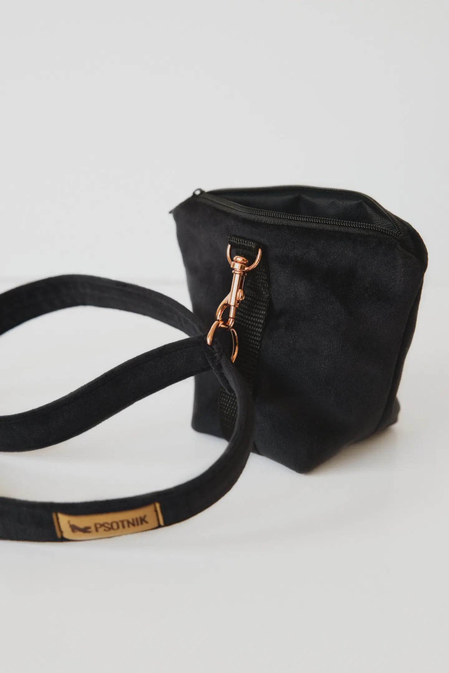 Saszetka na smaczki czarna Psotnik