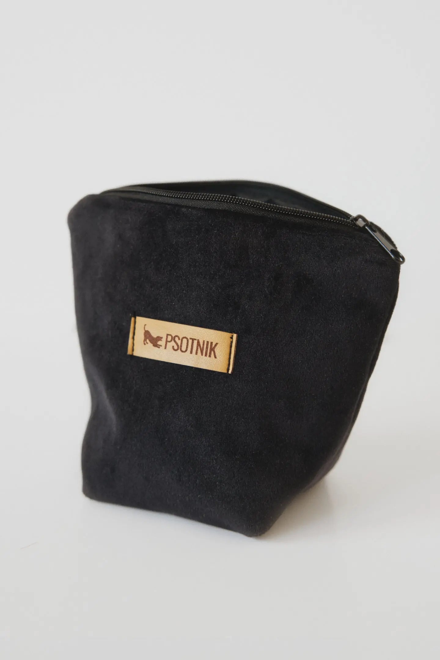 Saszetka na smaczki czarna Psotnik