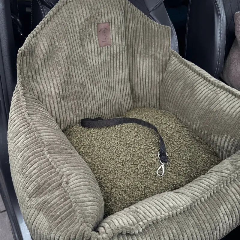 Fotelik do auta dla psa Loki psykryj mnie