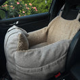 Załaduj obraz do przeglądarki galerii, Fotelik do auta z funkcją torby i legowiska baranek Beza psykryj mnie
