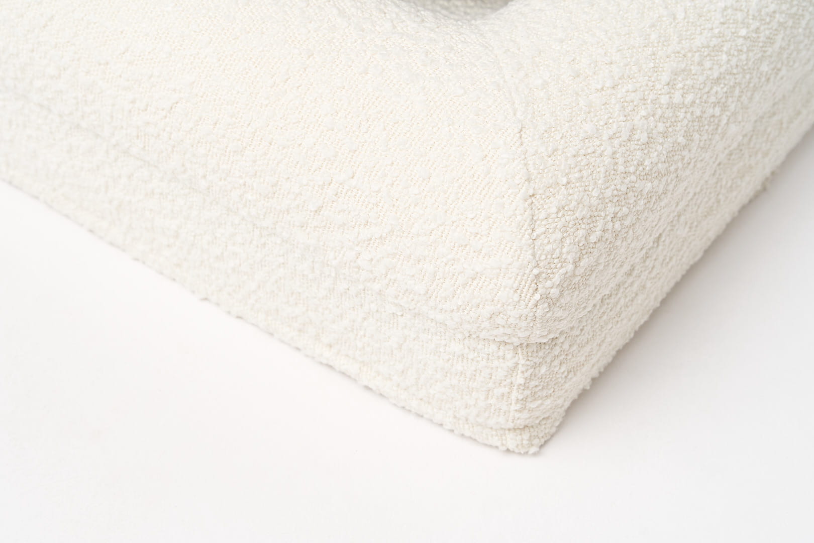 Premium boucle orthopedic bed MEDIUM